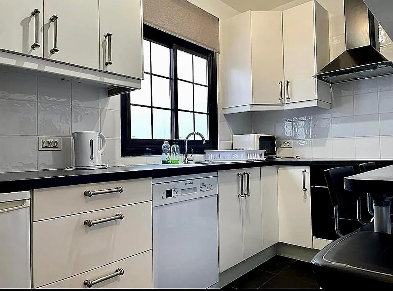 Family Holiday In Cozy Apartment Puerto de Santiago  Spagna
